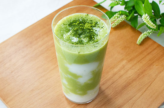 ミルク寒天で作る抹茶ラテ